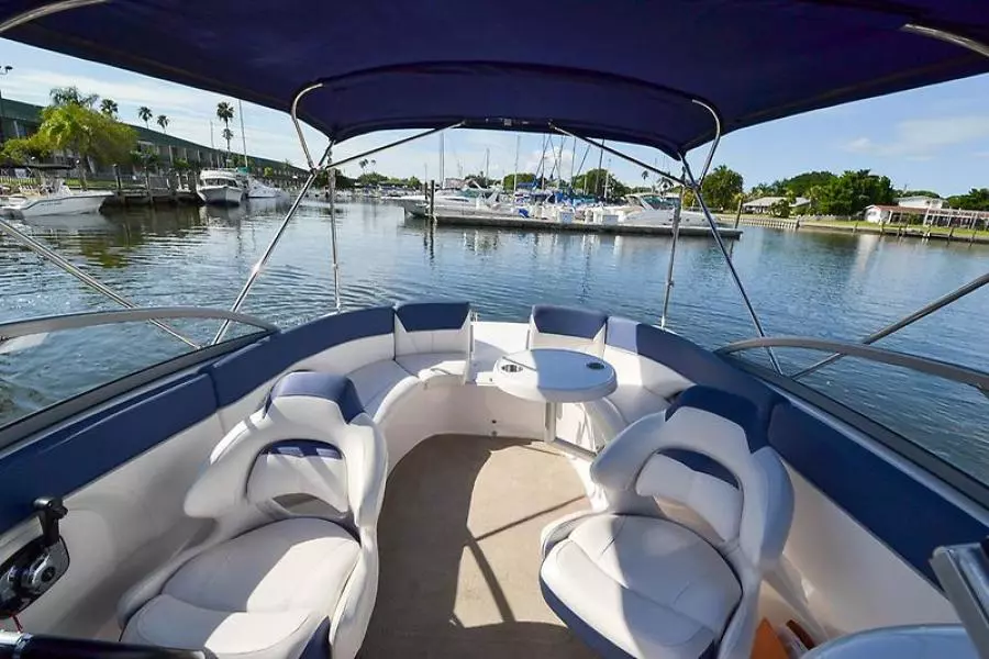 2011 Four Winns F244