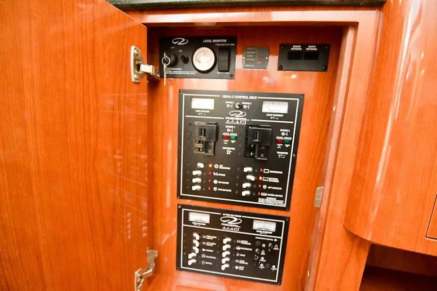 2008 Regal 3060 Window Express