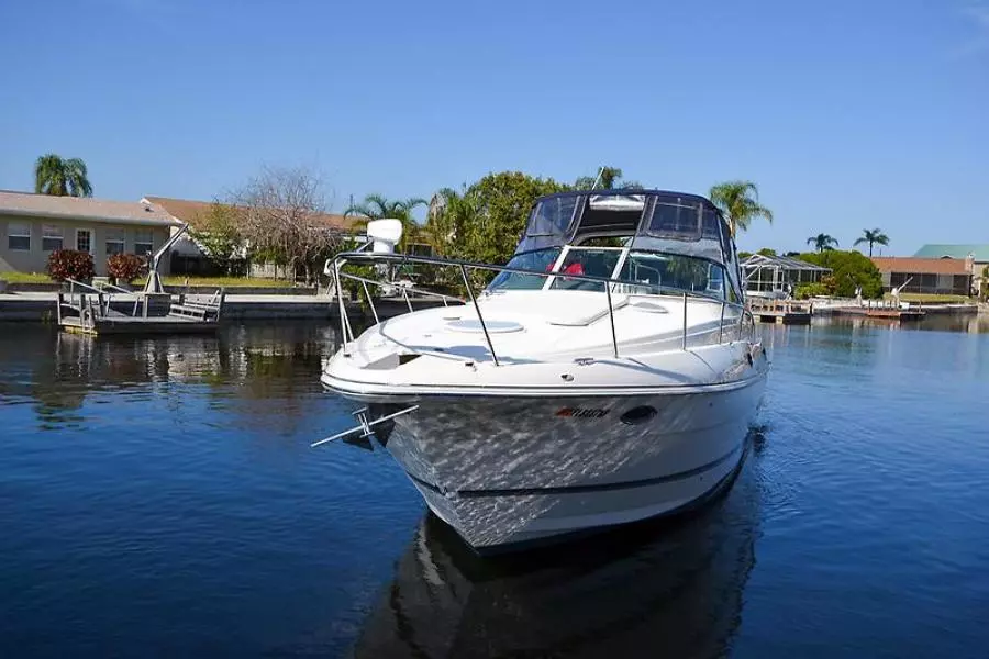 2006 Cruisers Yachts 320 Express
