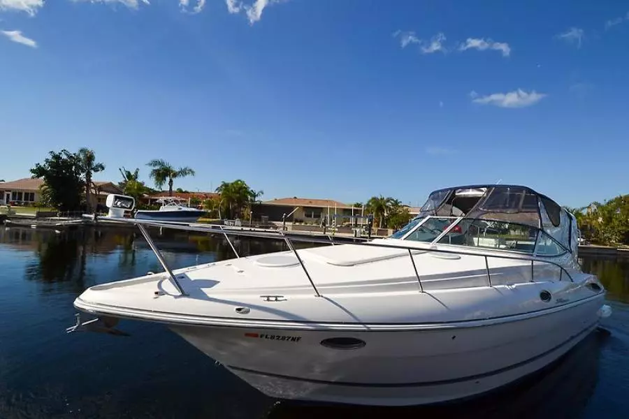 2006 Cruisers Yachts 320 Express