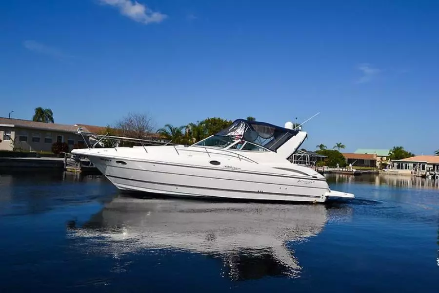 2006 Cruisers Yachts 320 Express