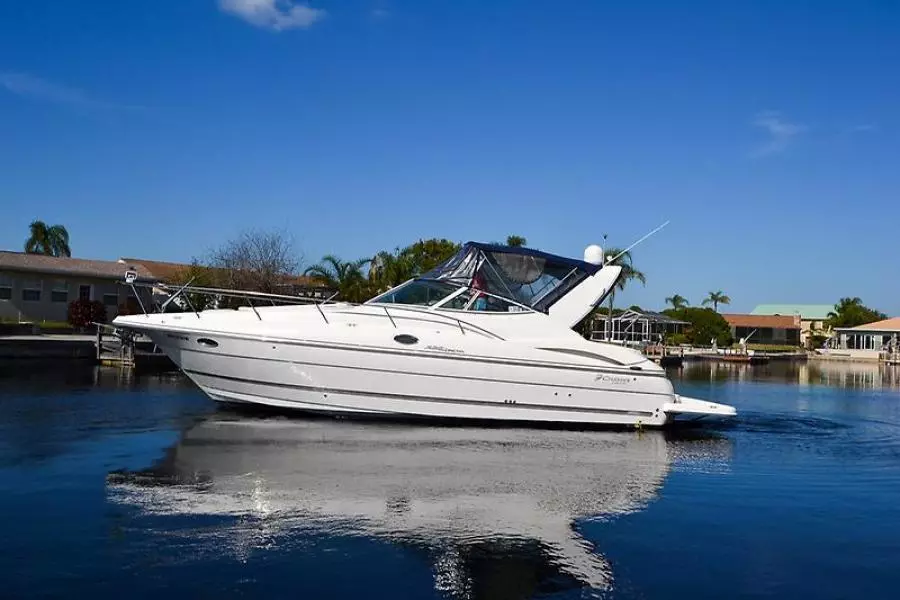 2006 Cruisers Yachts 320 Express