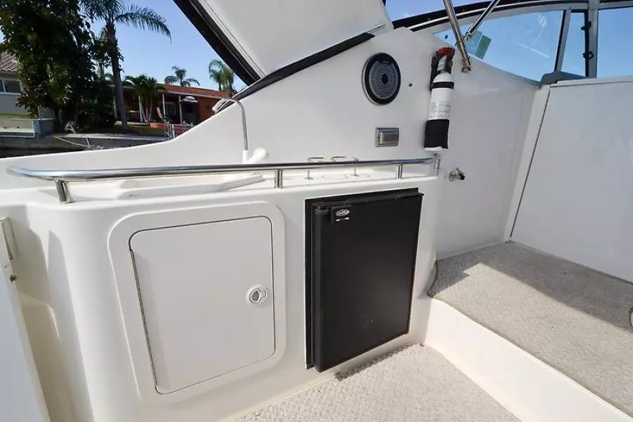 2006 Cruisers Yachts 320 Express