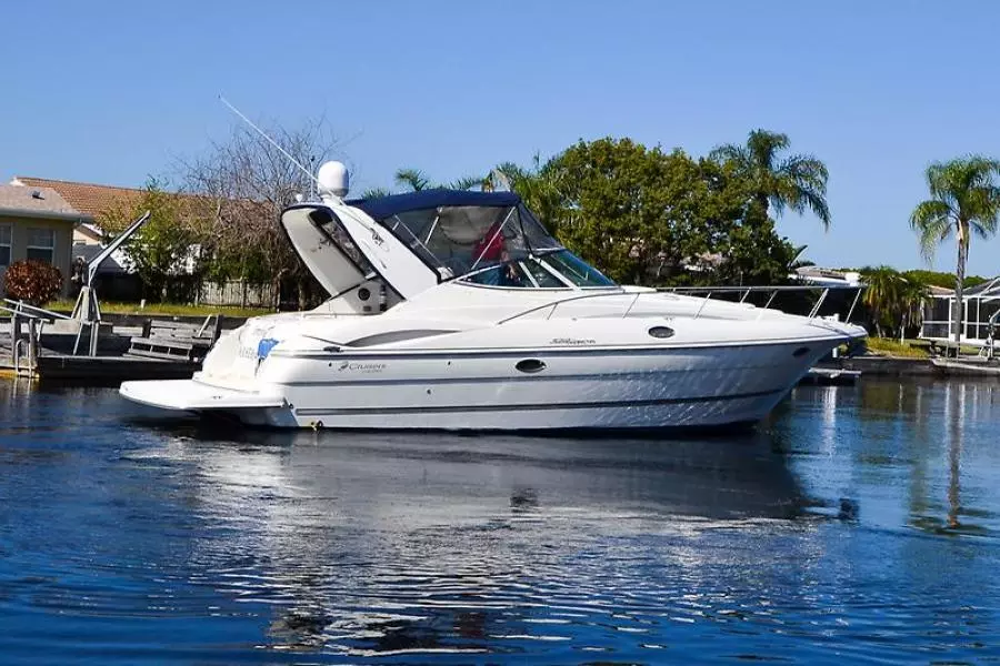 2006 Cruisers Yachts 320 Express