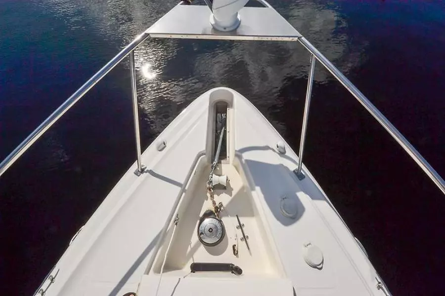 2006 Cruisers Yachts 320 Express
