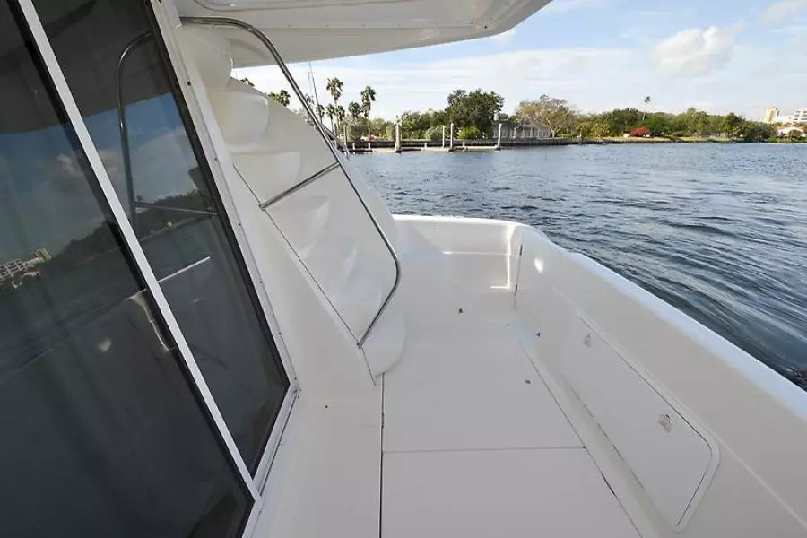 2004 Meridian 341 Sedan