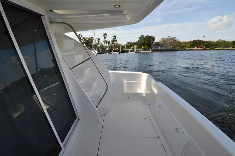 2004 Meridian 341 Sedan