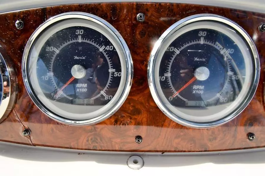 2004 Meridian 341 Sedan