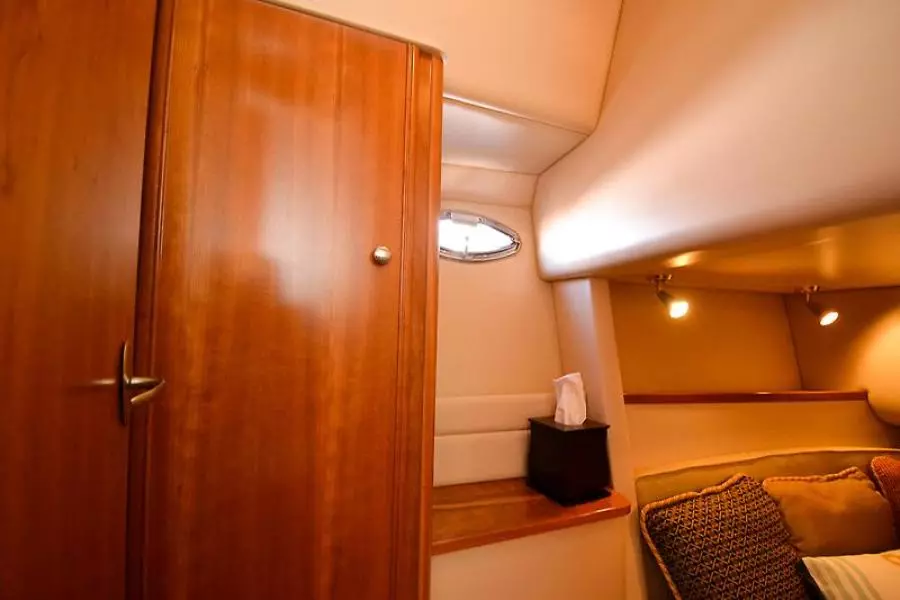 2004 Meridian 341 Sedan