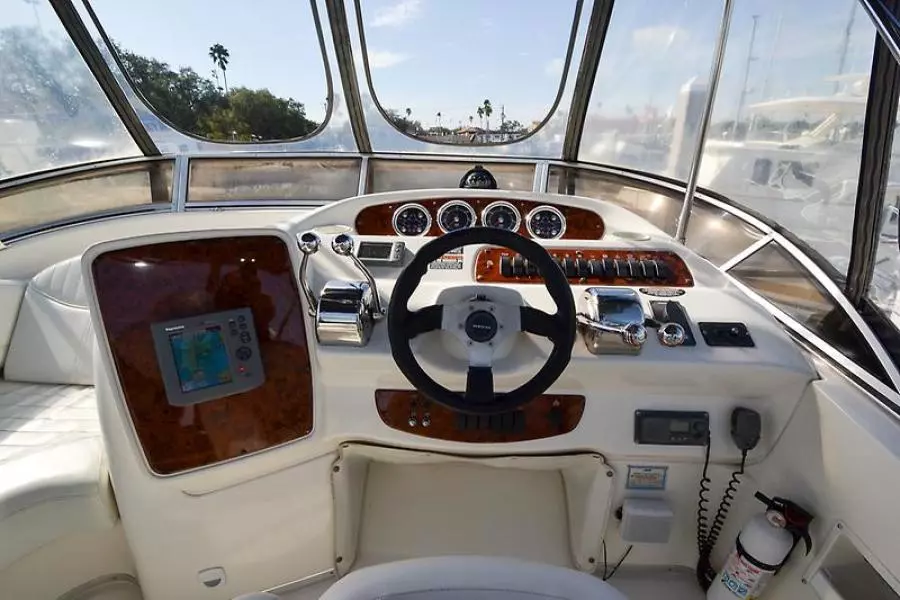 2004 Meridian 341 Sedan