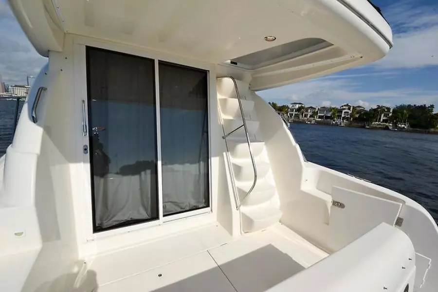 2004 Meridian 341 Sedan