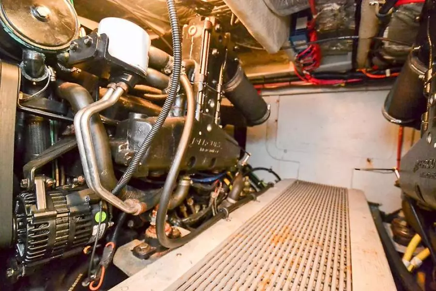 2004 Meridian 341 Sedan