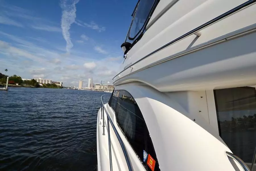 2004 Meridian 341 Sedan