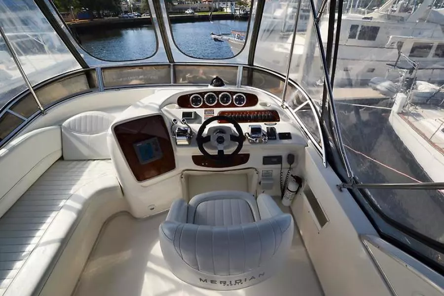 2004 Meridian 341 Sedan