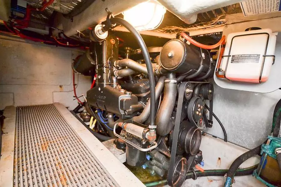 2004 Meridian 341 Sedan