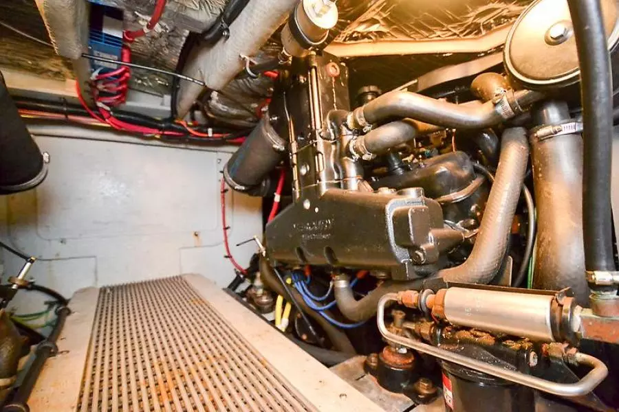 2004 Meridian 341 Sedan