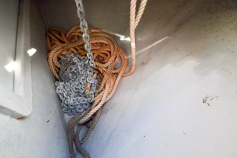 2004 Meridian 341 Sedan