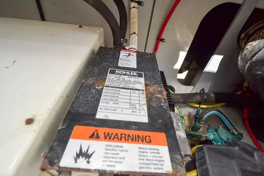 2004 Meridian 341 Sedan