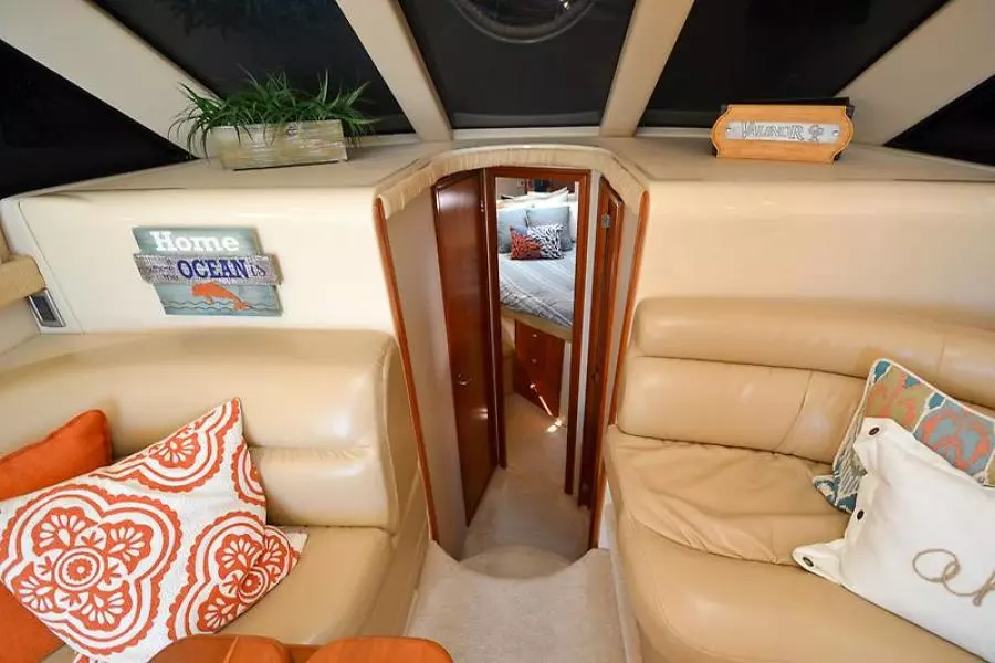 2004 Meridian 341 Sedan