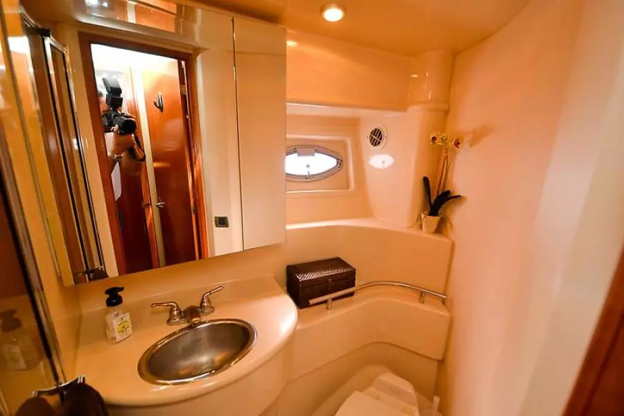 2004 Meridian 341 Sedan