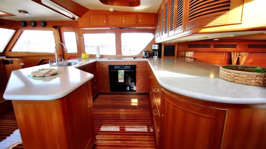DREAMLINER 78ft Marlow Yacht For Sale