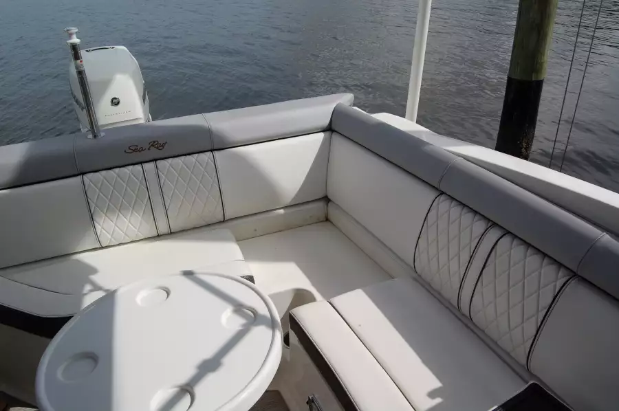 2016 Sea Ray 270 Sundeck Outboard