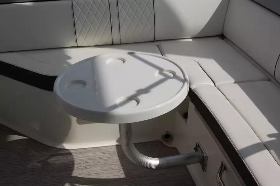 2016 Sea Ray 270 Sundeck Outboard