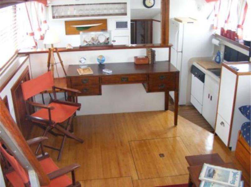 1975 Bertram Motor Yacht Flushdeck
