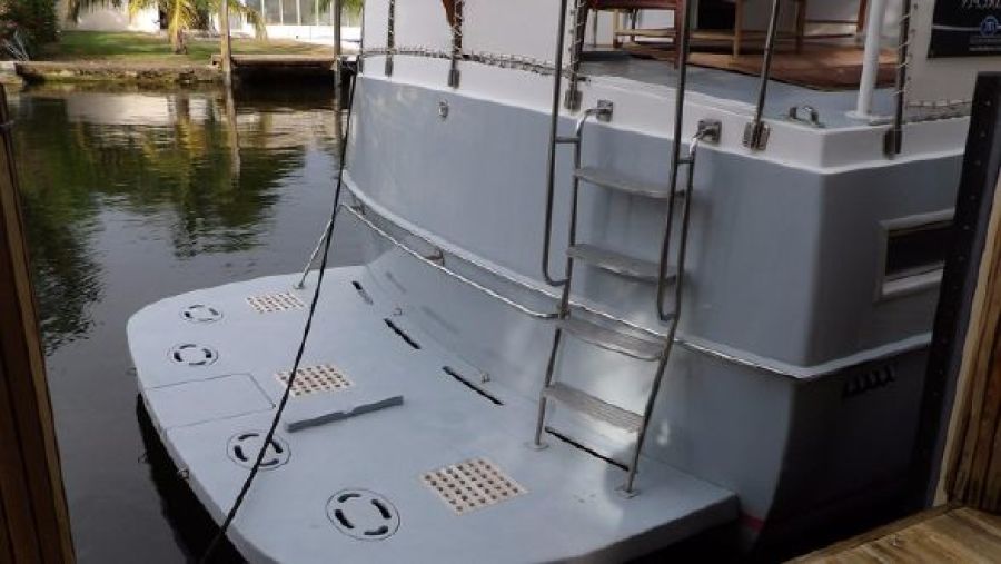 1975 Bertram Motor Yacht Flushdeck