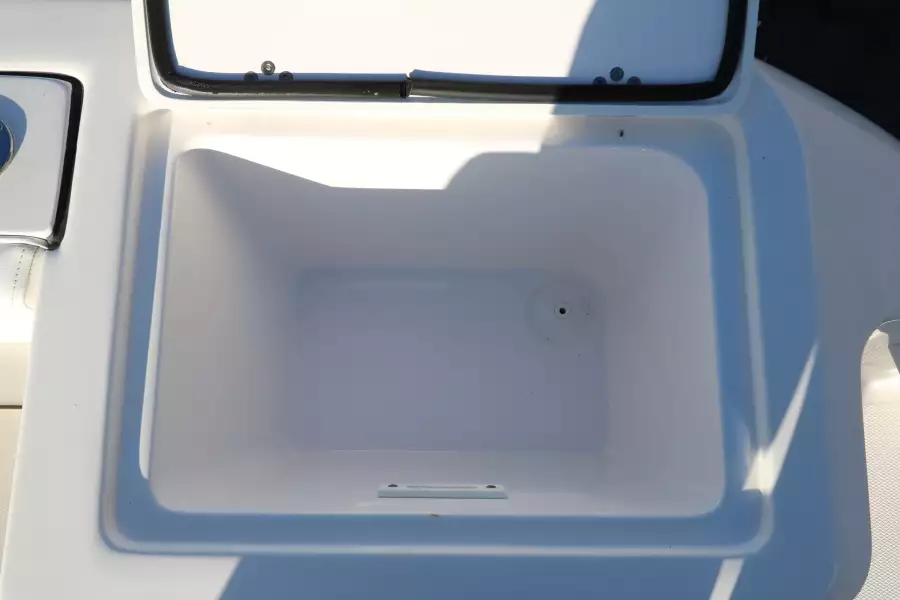 2015 Edgewater 245 Center Console - Fishbox