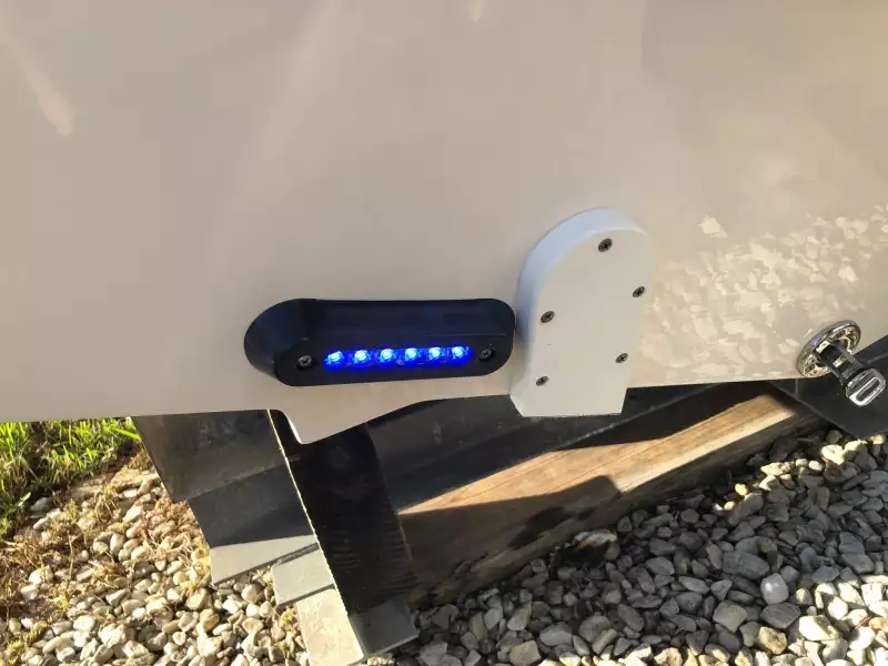 2015 Edgewater 245 Center Console - Starboard Blue LED Underwater Light