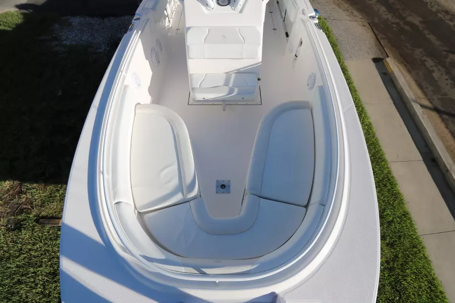 2015 Edgewater 245 Center Console - Bow Seating