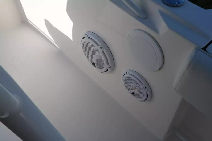 2015 Edgewater 245 Center Console - JL Audio Subwoofer