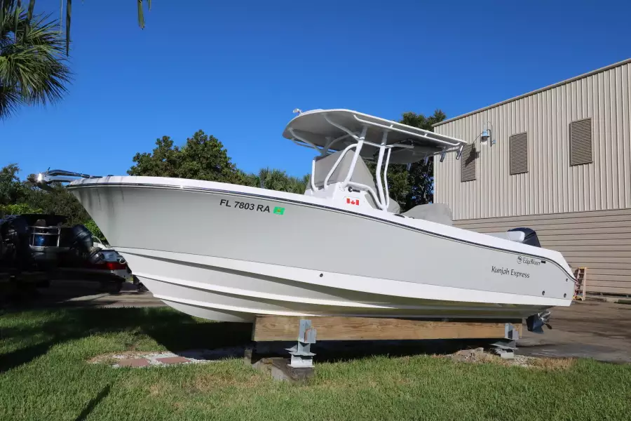 2015 Edgewater 245 Center Console - Port 