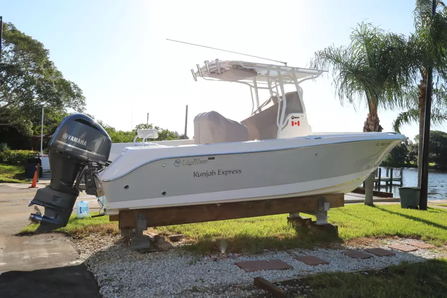 2015 Edgewater 245 Center Console - Starboard