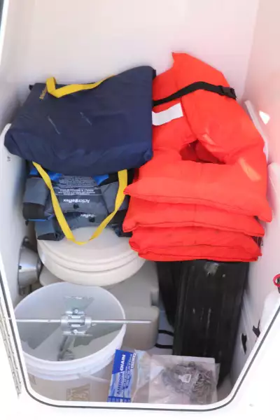 2015 Edgewater 245 Center Console - Safety Gear