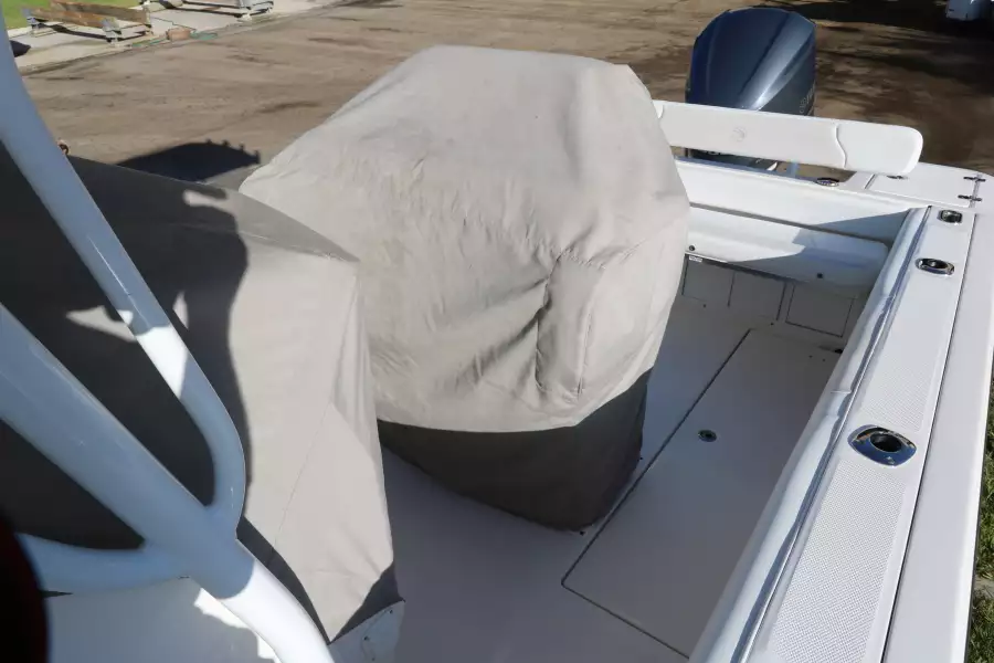 2015 Edgewater 245 Center Console - Helm Seat Cover