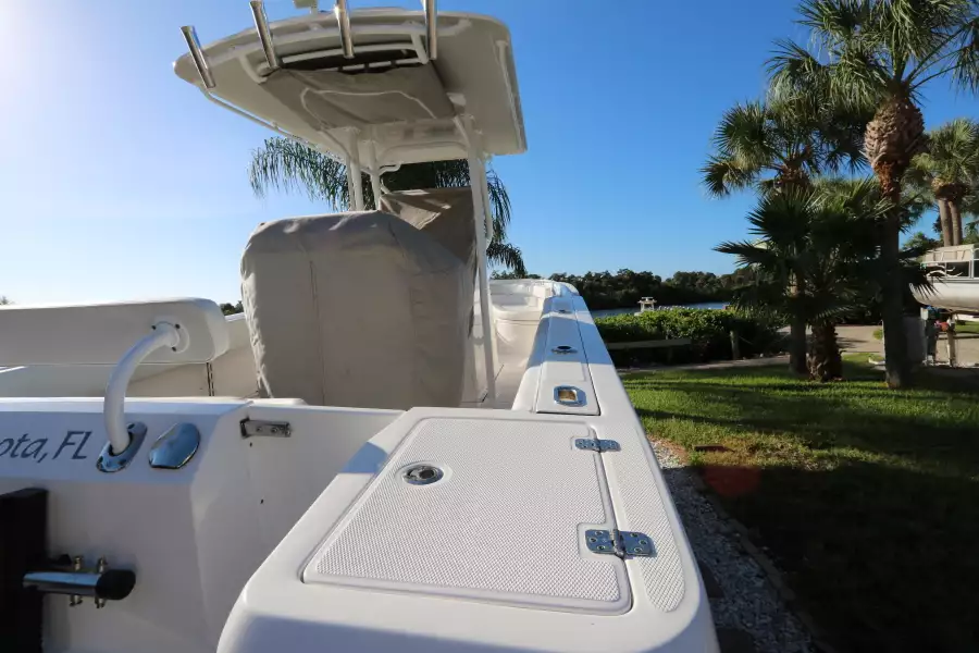 2015 Edgewater 245 Center Console - Gunnel Rod Holder