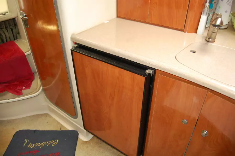 2004 Four Winns 328 Vista