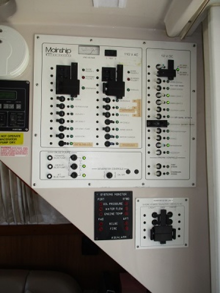 1997 Mainship 350