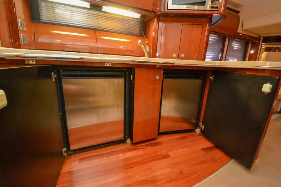 Fridge & Freezer