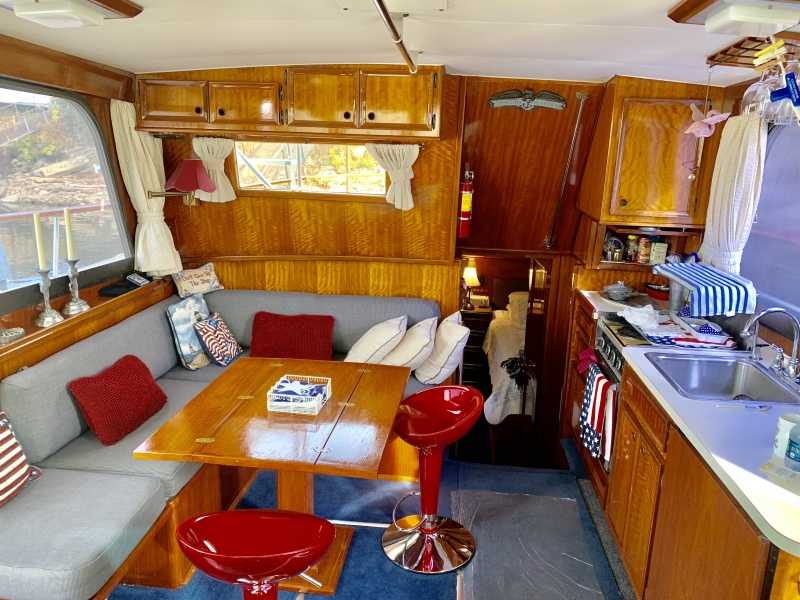 1977 Hatteras 42 LRC