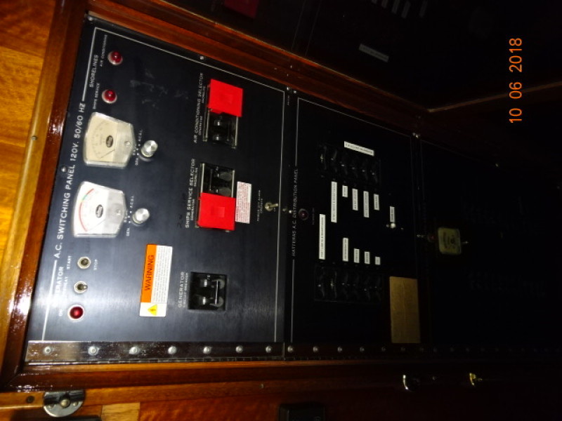 1977 Hatteras 42 LRC