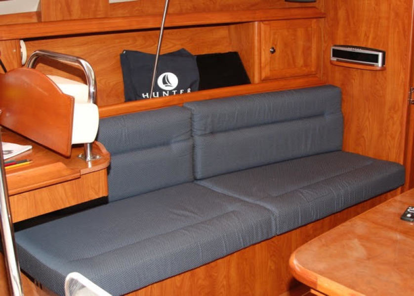 2009 Hunter Sloop - Photo 10