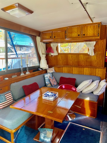 1977 Hatteras 42 LRC
