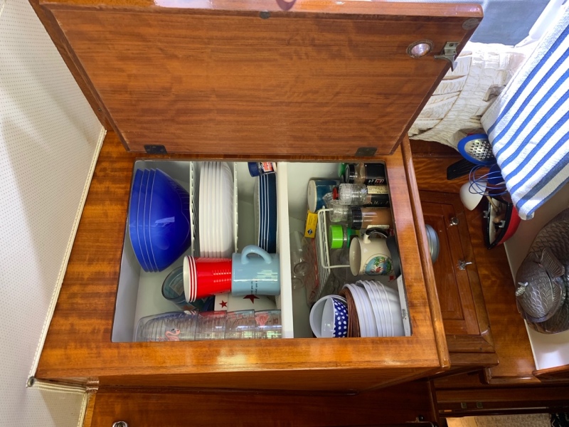 1977 Hatteras 42 LRC