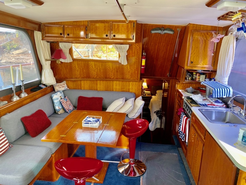 1977 Hatteras 42 LRC