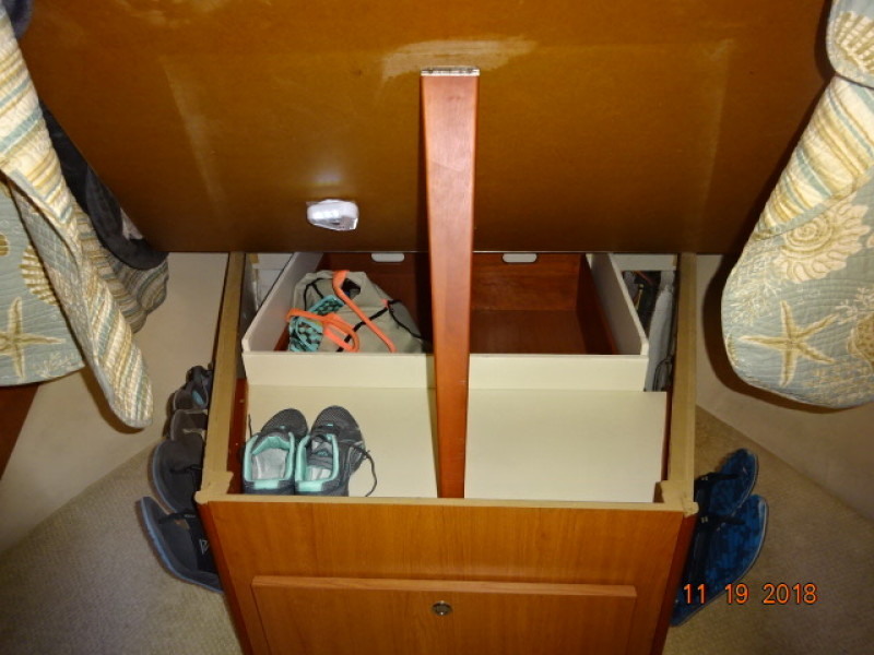 2009 Mainship Expedition
