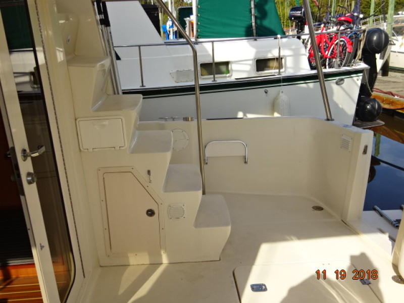 2009 Mainship Expedition