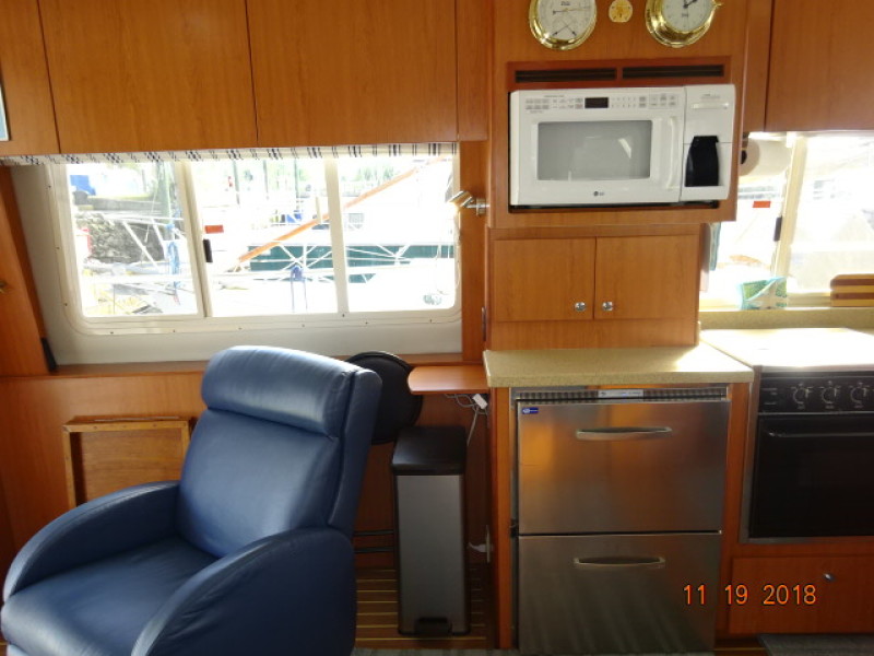 2009 Mainship Expedition